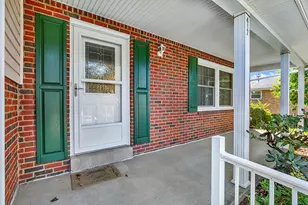 617 Woodburn Ln, Hempfield Township, PA 15601 - Photo 3