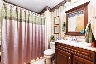 908 Essex Dr, Hempfield Township, PA 15601 - Photo 7