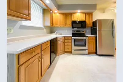 2902 Darlington Rd #504, Chippewa Township, PA 15010 - Photo 9