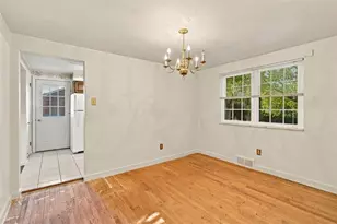 5742 Janet Dr, Bethel Park, PA 15236 - Photo 9