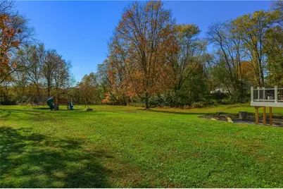 383 Northwestern Dr, Wayne Township, PA 16117 - Photo 5