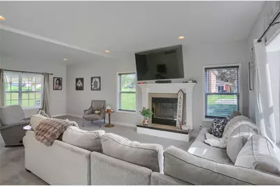 383 Northwestern Dr, Wayne Township, PA 16117 - Photo 11