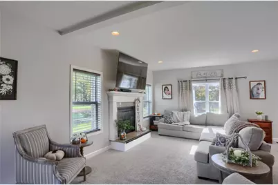 383 Northwestern Dr, Wayne Township, PA 16117 - Photo 9