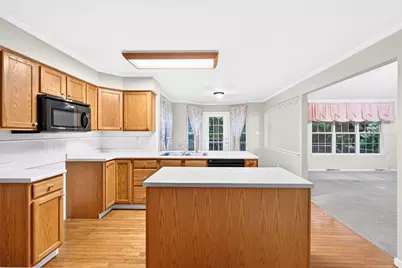 707 Dunbury Ct, Seven Fields Boro, PA 16046 - Photo 17
