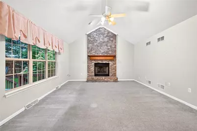 707 Dunbury Ct, Seven Fields Boro, PA 16046 - Photo 15