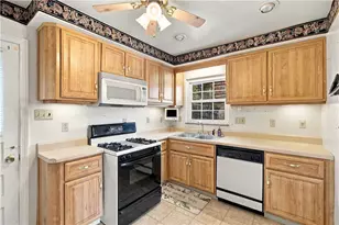 223 Lexington Dr, Elizabeth Twp/Boro, PA 15135 - Photo 11