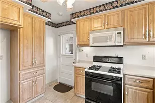 223 Lexington Dr, Elizabeth Twp/Boro, PA 15135 - Photo 9