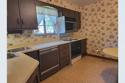 1325 Silver Ln, Robinson Twp, PA 15108 - Photo 11
