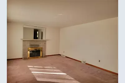 1325 Silver Ln, Robinson Twp, PA 15108 - Photo 9