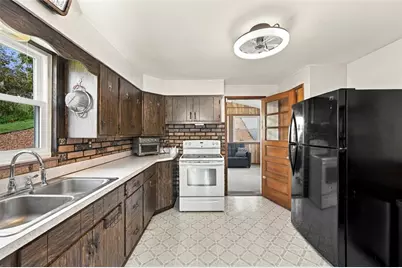 18 Pioneer Avenue, Ross Twp, PA 15229 - Photo 7