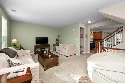 210 Broadstone Dr, Adams Township, PA 16046 - Photo 9