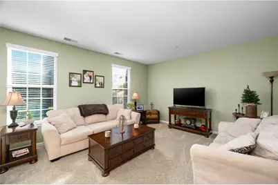 210 Broadstone Dr, Adams Township, PA 16046 - Photo 5