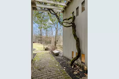 112 Wynnwood Dr, Pittsburgh, PA 15215 - Photo 5