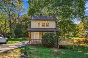 162 Stephens Ln, Pittsburgh, PA 15147 - Photo 1