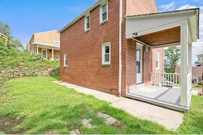 1042 Lindberg Ave, Pittsburgh, PA 15120 - Photo 5