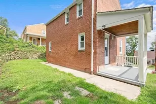 1042 Lindberg Ave, Pittsburgh, PA 15120 - Photo 5
