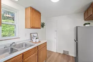 1042 Lindberg Ave, Pittsburgh, PA 15120 - Photo 13