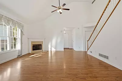 1057 Maplewood Dr, Cecil, PA 15317 - Photo 9