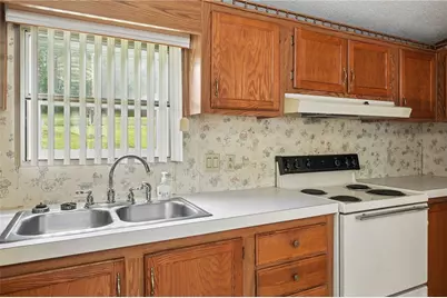111 Yellow Pine Ln, New Stanton, PA 15672 - Photo 9