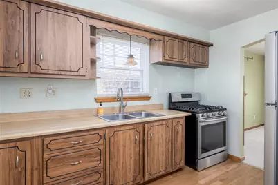 1752 Morris St, South Strabane, PA 15301 - Photo 5
