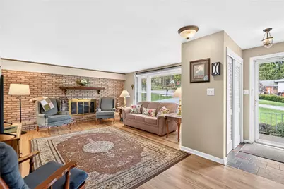 2 Holly Dr, Hempfield Township, PA 15601 - Photo 5