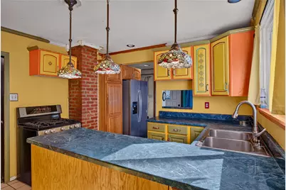 301 Lavina Ave, Pittsburgh, PA 15216 - Photo 17