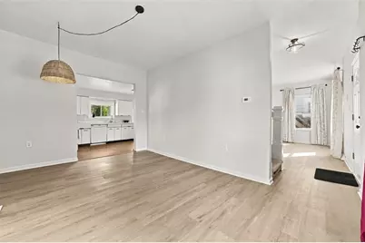 304 S High St, Zelienople, PA 16063 - Photo 9