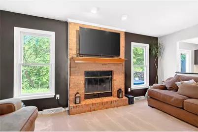 7020 Franklin Road, Seven Fields Boro, PA 16046 - Photo 9