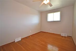 350 Jenny Lynn Dr, Moon/Crescent Twp, PA 15108 - Photo 17