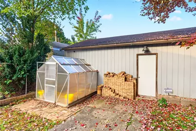 2025 7th Ave, Beaver Falls, PA 15010 - Photo 41