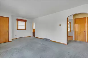 1774 Woodside Dr, Economy, PA 15003 - Photo 9