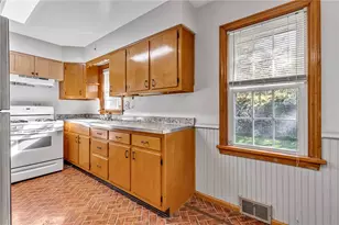 1774 Woodside Dr, Economy, PA 15003 - Photo 11