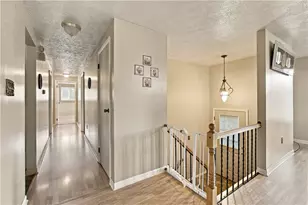 207 Manor Ct, Bethel Park, PA 15241 - Photo 19