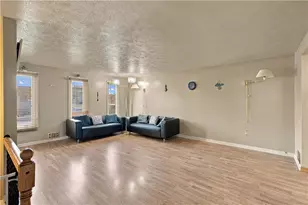 207 Manor Ct, Bethel Park, PA 15241 - Photo 7