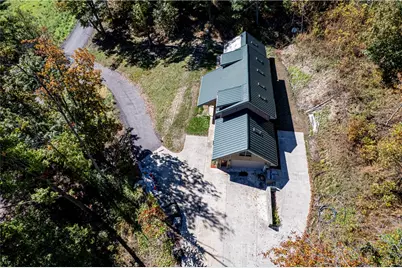 365 Rocky Mountain Road, Hempfield Township, PA 15601 - Photo 9