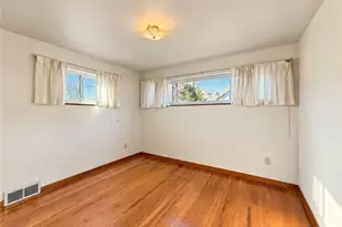 1143 Greentree Rd, Green Tree, PA 15220 - Photo 15