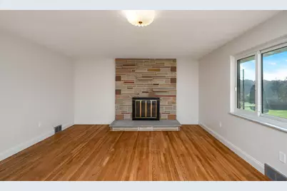 349 Dinnerbell Rd, Penn Township, PA 16002 - Photo 5
