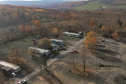 102 New Jersey Ln, Saint Clair Township, PA 15944 - Photo 3