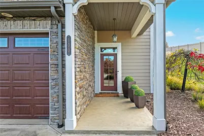 100 Meadow Ct, Irwin, PA 15642 - Photo 3
