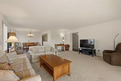 2160 Greentree Road #611W, Scott Township, PA 15220 - Photo 5