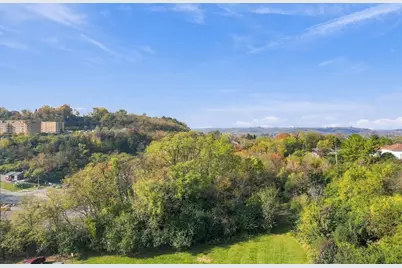 2160 Greentree Road #611W, Scott Township, PA 15220 - Photo 7