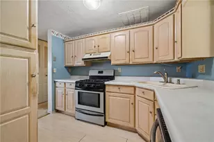 111 Tippecanoe Dr, Hempfield Township, PA 15601 - Photo 7
