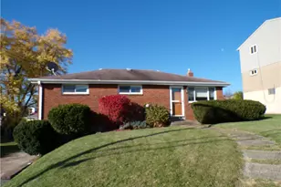 125 Thorncrest, McKees Rocks, PA 15136 - Photo 1