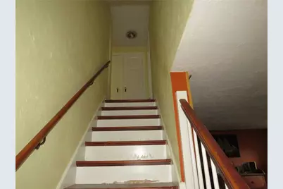 8 Terrace Rd, Rosslyn Farms, PA 15106 - Photo 15