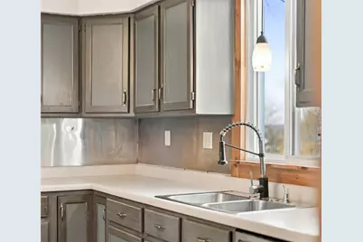3009 Universal St, Pittsburgh, PA 15204 - Photo 9