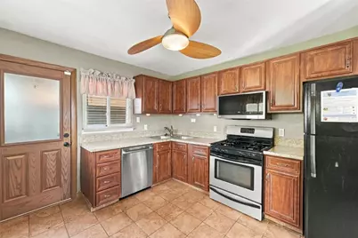 424 Elwood Dr, Wilkins Township, PA 15235 - Photo 9