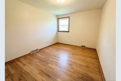 105 Valley View Dr, Washington, PA 15301 - Photo 7