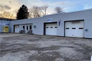 166 Lincoln Ave, Vandergrift, PA 15690 - Photo 1