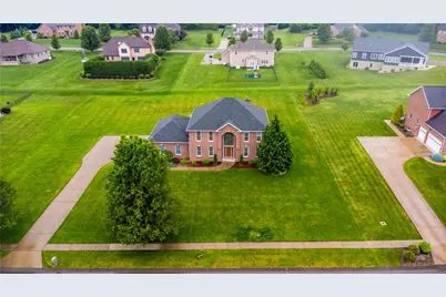 206 Fox Hollow Dr, Center Township, PA 16001 - Photo 1