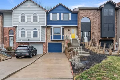 504 Canterbury Dr, Moon/Crescent Twp, PA 15108 - Photo 1